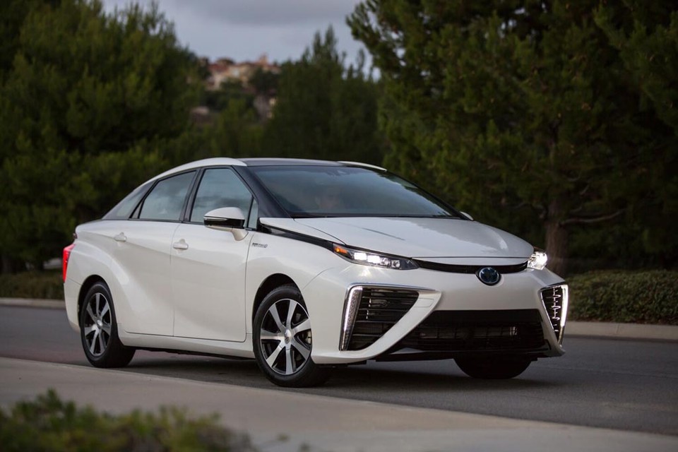 TOYOTA Mirai 2015-2020