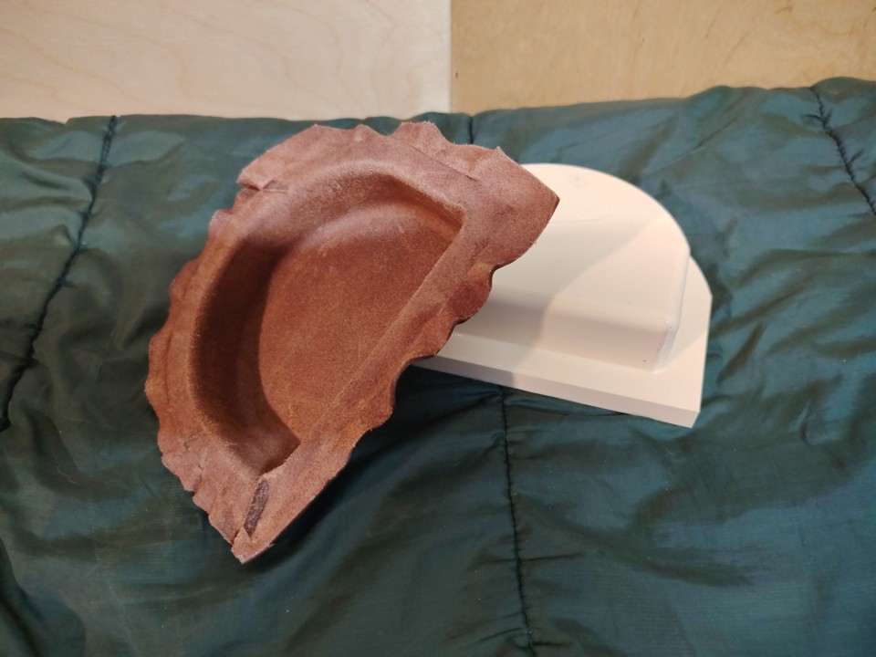 (Арт005)  Формовка для кожи 135*112*31 полукруг.