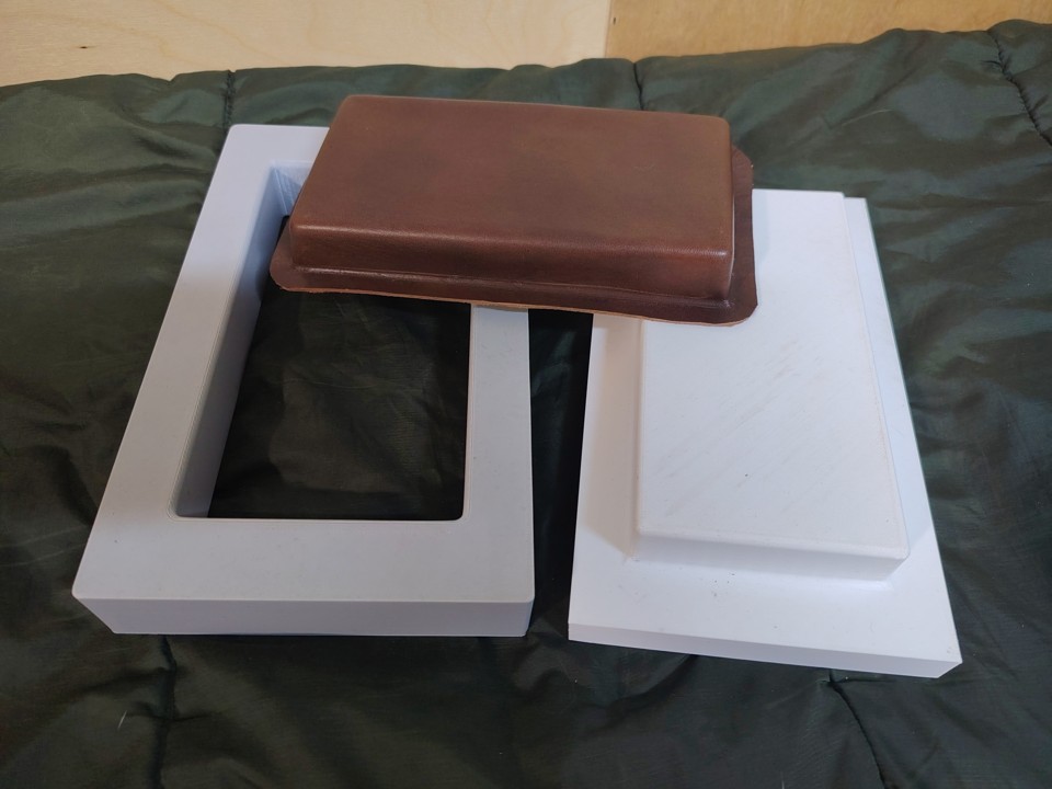 (Арт006)  Формовка для кожи 185*95*26 под смартфон.