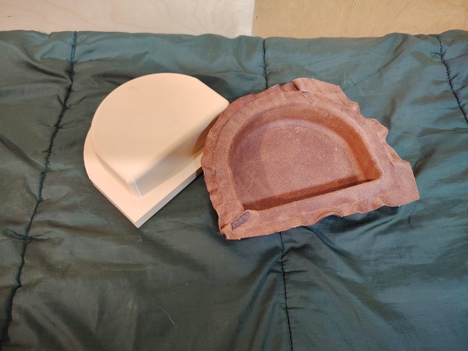 (Арт005)  Формовка для кожи 135*112*31 полукруг.