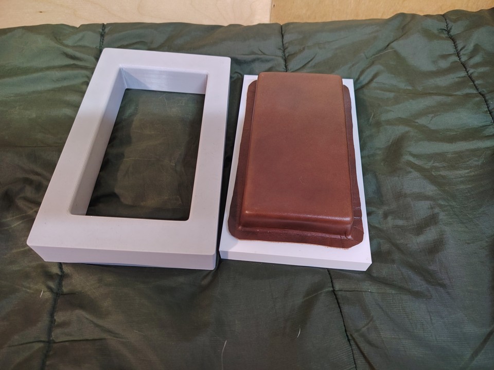 (Арт006)  Формовка для кожи 185*95*26 под смартфон.